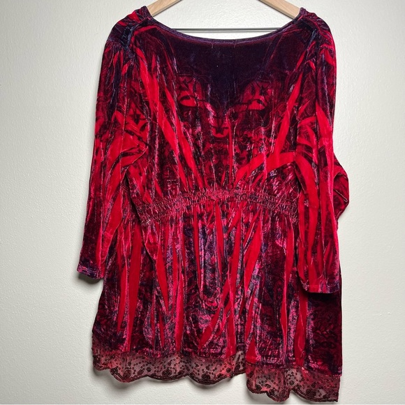 Energe Women Top 3X Red Velvet Burnout Empire Waist Half Sleeve Sequins Art‎ - Picture 8 of 9